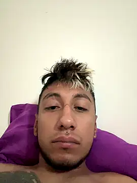 Snapshot of DLORAH876 chatting on 11-08-25, 05:01 DLORAH876 online show from 11-08-25, 05:01