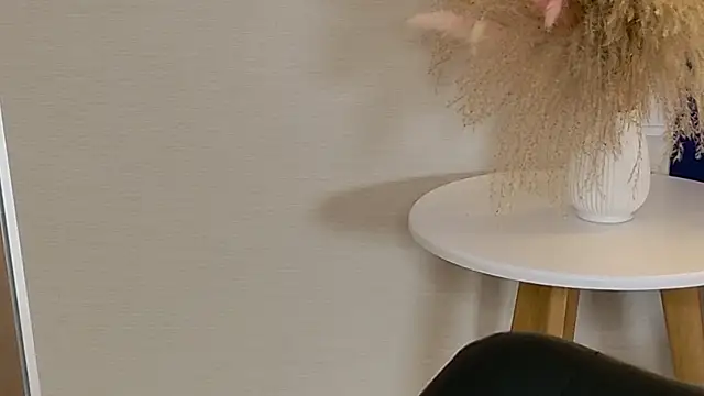 Alexis Lovely online show from 12-17-25, 05:13