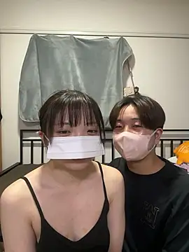 Snapshot of CoYu-528 chatting on 11-11-25, 03:12 CoYu-528 online show from 11-11-25, 03:12