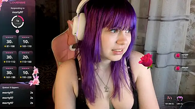 KristiBloom online show from 04-11-26, 09:41