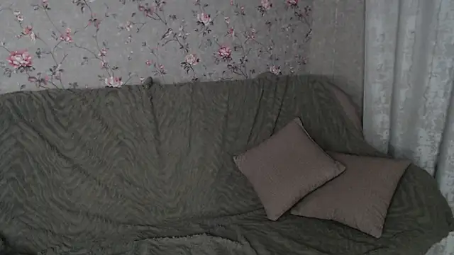 NaemiiBlush online show from 01-14-26, 06:24