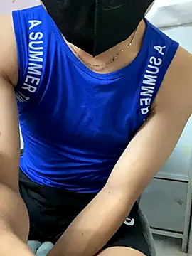 Boyshuaaa online show from 10-31-25, 08:04