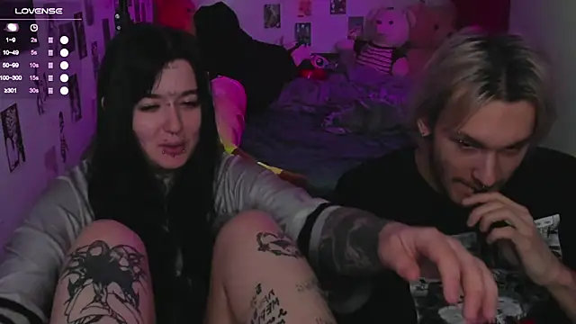 Snapshot of g4tito chatting on 12-04-25, 05:39 g4tito online show from 12-04-25, 05:39