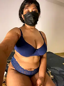 Snapshot of Monica__Bellucci__ chatting on 11-23-25, 02:06 Monica Bellucci online show from 11-23-25, 02:06