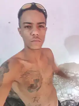 Snapshot of Amorseu18cm chatting on 10-18-25, 02:18 Amorseu18cm online show from 10-18-25, 02:18