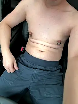 yichengm online show from 11-02-25, 08:39