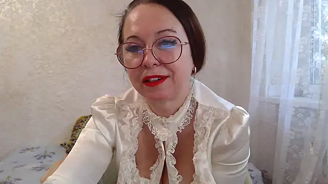 Snapshot of Arisa5000 chatting on 09-11-25, 05:40 Arisa5000 online show from 09-11-25, 05:40