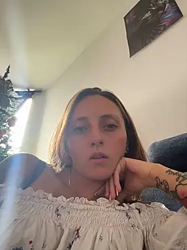 Mia dca online show from 12-18-25, 07:31