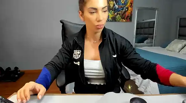 Alesyamuscledollxh online show from 01-18-25, 08:09