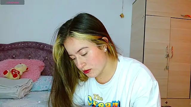 Hanssel tess online show from 10-22-25, 05:02