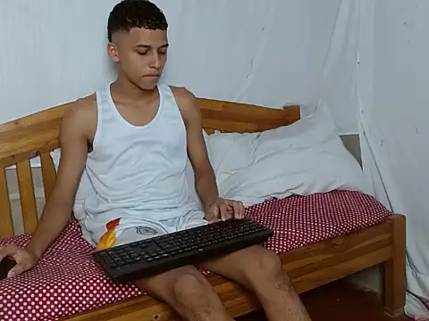 Snapshot of deivy_skinny01 chatting on 10-28-25, 08:33 deivy skinny01 online show from 10-28-25, 08:33