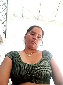 Snapshot of Nm_sanjna chatting on 10-14-25, 04:24 Nm sanjna online show from 10-14-25, 04:24