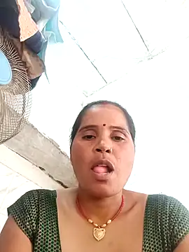 Snapshot of Nm_sanjna chatting on 10-19-25, 04:24 Nm sanjna online show from 10-19-25, 04:24