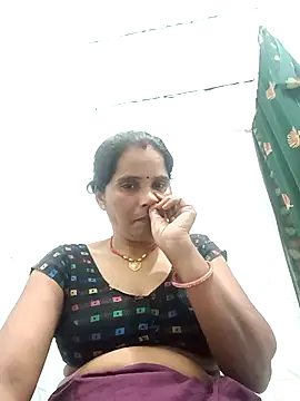 Snapshot of Nm_sanjna chatting on 10-25-25, 03:18 Nm sanjna online show from 10-25-25, 03:18