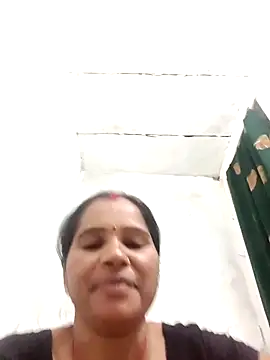 Snapshot of Nm_sanjna chatting on 11-05-25, 11:27 Nm sanjna online show from 11-05-25, 11:27