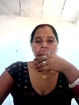Snapshot of Nm_sanjna chatting on 11-26-25, 10:49 Nm sanjna online show from 11-26-25, 10:49