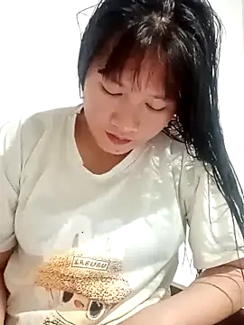 TrangNemo online show from 10-17-25, 01:25