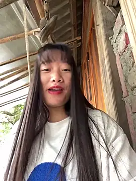 TrangNemo online show from 10-28-25, 12:25