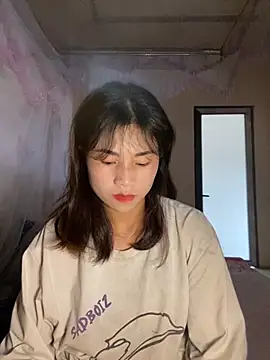 Snapshot of Mylinh- chatting on 10-12-25, 09:41 Mylinh- online show from 10-12-25, 09:41