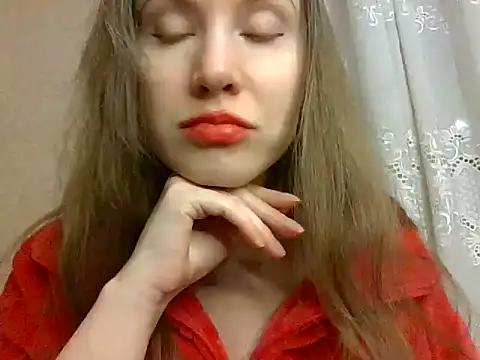 Snapshot of Lynirina chatting on 03-01-26, 10:56 Lynirina online show from 03-01-26, 10:56