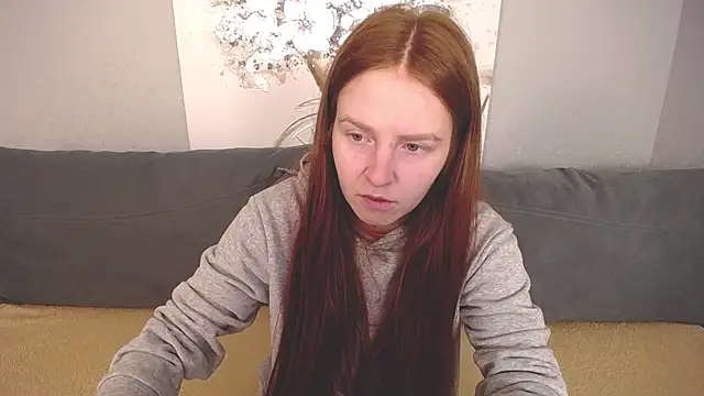 Evarey  online show from 10-13-25, 04:23