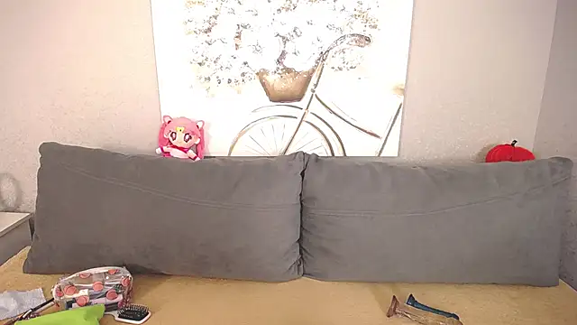 Evarey  online show from 10-22-25, 04:35