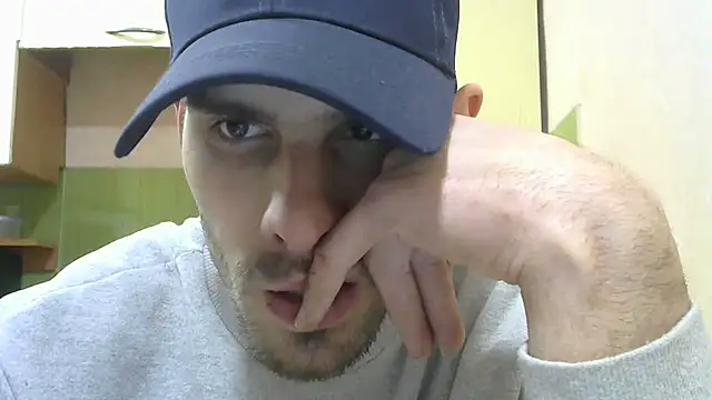 Snapshot of MakabulaAndrey chatting on 03-01-26, 05:37 MakabulaAndrey online show from 03-01-26, 05:37