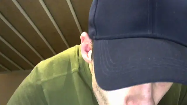 Snapshot of MakabulaAndrey chatting on 03-08-26, 09:07 MakabulaAndrey online show from 03-08-26, 09:07