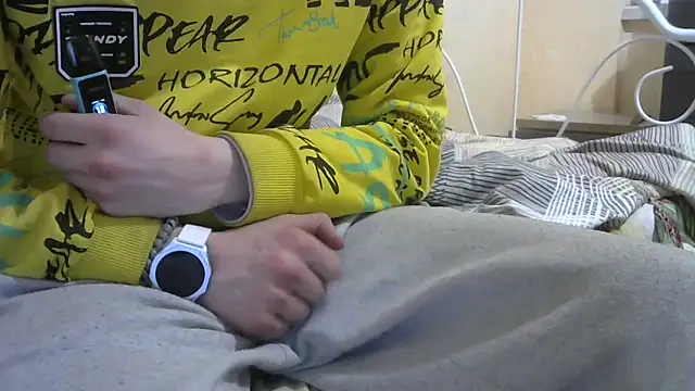 Snapshot of MakabulaAndrey chatting on 03-12-26, 10:38 MakabulaAndrey online show from 03-12-26, 10:38