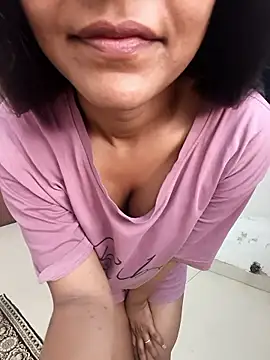 anshika0124 online show from 01-19-26, 07:45