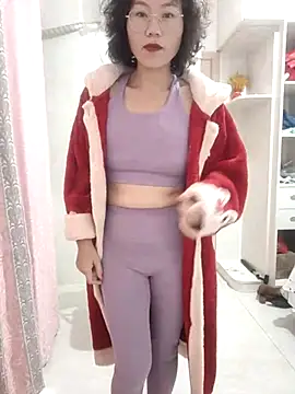 nini10052025 online show from 11-18-25, 01:00