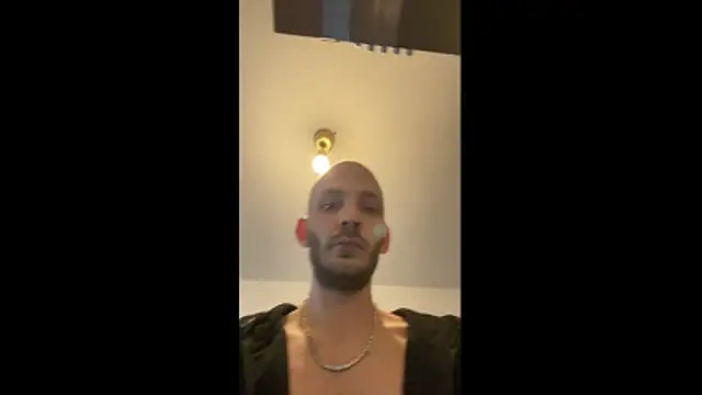 Snapshot of MolleDolle chatting on 04-09-26, 05:07 MolleDolle online show from 04-09-26, 05:07