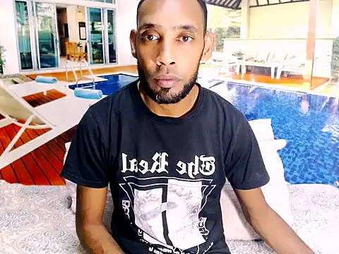 Snapshot of IndianMagicMike chatting on 12-19-25, 01:07 IndianMagicMike online show from 12-19-25, 01:07