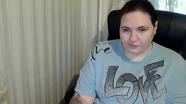 Snapshot of XLisaBlueXs_ chatting on 10-17-25, 01:57 XLisaBlueXs  online show from 10-17-25, 01:57