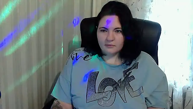 Snapshot of XLisaBlueXs_ chatting on 10-18-25, 10:49 XLisaBlueXs  online show from 10-18-25, 10:49