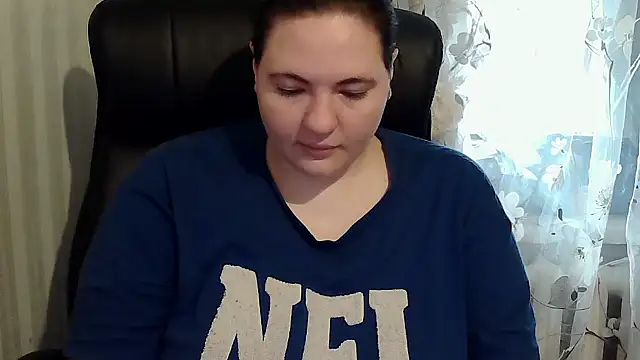Snapshot of XLisaBlueXs_ chatting on 10-23-25, 12:37 XLisaBlueXs  online show from 10-23-25, 12:37