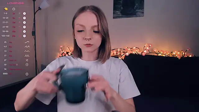 Snapshot of Golden_dawn chatting on 10-23-25, 07:07 Golden dawn online show from 10-23-25, 07:07