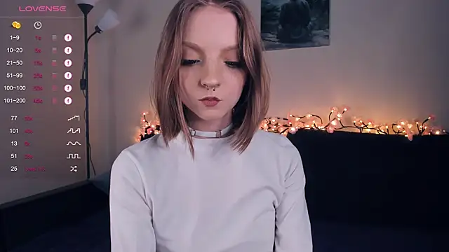 Snapshot of Golden_dawn chatting on 10-24-25, 07:49 Golden dawn online show from 10-24-25, 07:49