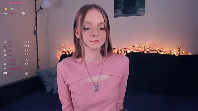 Snapshot of Golden_dawn chatting on 10-28-25, 07:34 Golden dawn online show from 10-28-25, 07:34