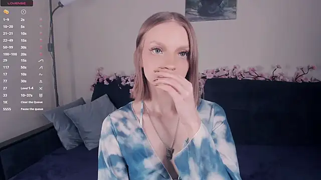 Snapshot of Golden_dawn chatting on 11-07-25, 07:19 Golden dawn online show from 11-07-25, 07:19