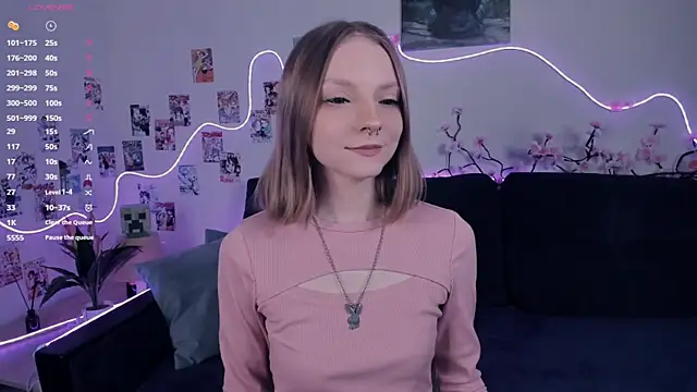 Snapshot of Golden_dawn chatting on 11-14-25, 07:18 Golden dawn online show from 11-14-25, 07:18