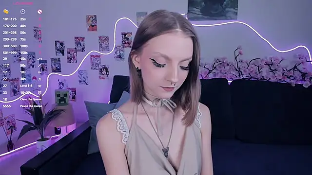 Snapshot of Golden_dawn chatting on 11-19-25, 07:30 Golden dawn online show from 11-19-25, 07:30