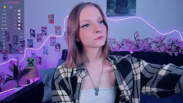 Snapshot of Golden_dawn chatting on 11-21-25, 07:18 Golden dawn online show from 11-21-25, 07:18