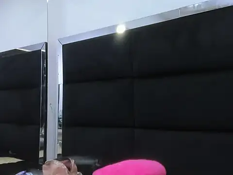 DennisJhons online show from 03-11-26, 07:53