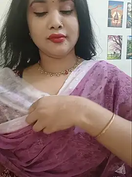 Snapshot of Beauty_Queen_Soniya chatting on 07-27-26, 04:52 Beauty Queen Soniya online show from 07-27-26, 04:52
