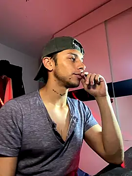 Snapshot of ErosDominant chatting on 10-19-25, 05:52 ErosDominant online show from 10-19-25, 05:52