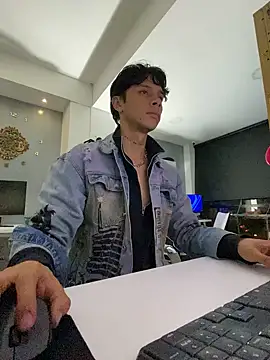 Snapshot of ErosDominant chatting on 10-30-25, 02:02 ErosDominant online show from 10-30-25, 02:02