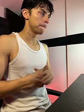 Snapshot of ErosDominant chatting on 11-06-25, 12:11 ErosDominant online show from 11-06-25, 12:11