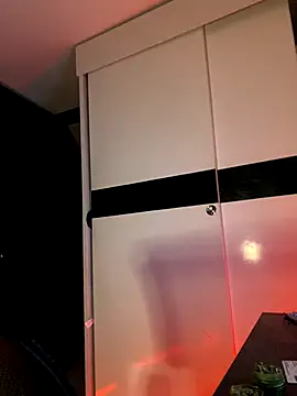 Snapshot of ErosDominant chatting on 11-14-25, 02:10 ErosDominant online show from 11-14-25, 02:10