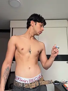 Snapshot of ErosDominant chatting on 11-21-25, 07:45 ErosDominant online show from 11-21-25, 07:45